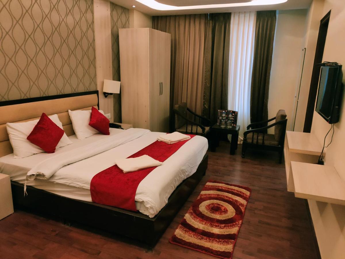 Hotel Royal Residency Манали Экстерьер фото