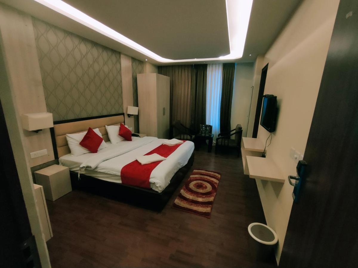 Hotel Royal Residency Манали Экстерьер фото