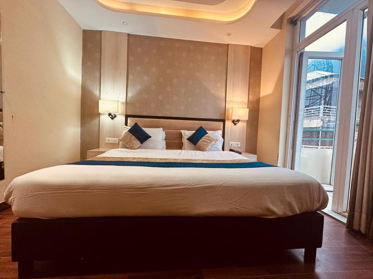 Hotel Royal Residency Манали Экстерьер фото
