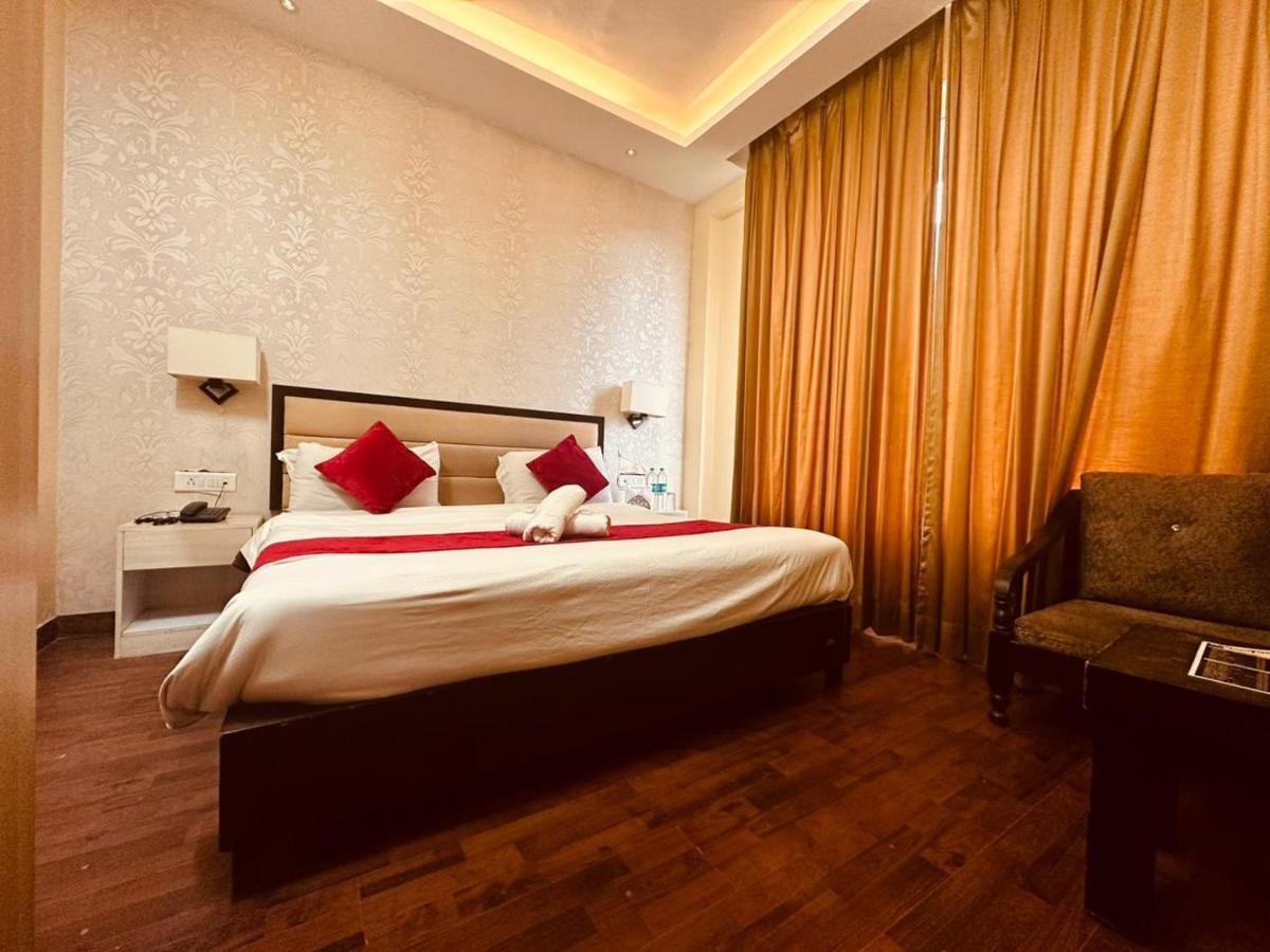 Hotel Royal Residency Манали Экстерьер фото
