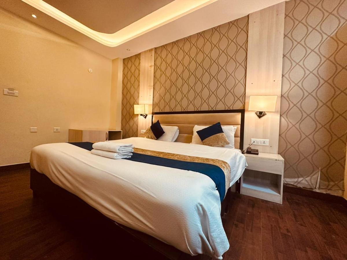 Hotel Royal Residency Манали Экстерьер фото