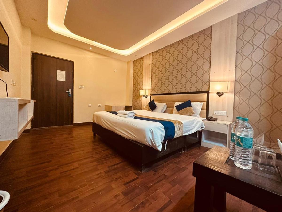 Hotel Royal Residency Манали Экстерьер фото